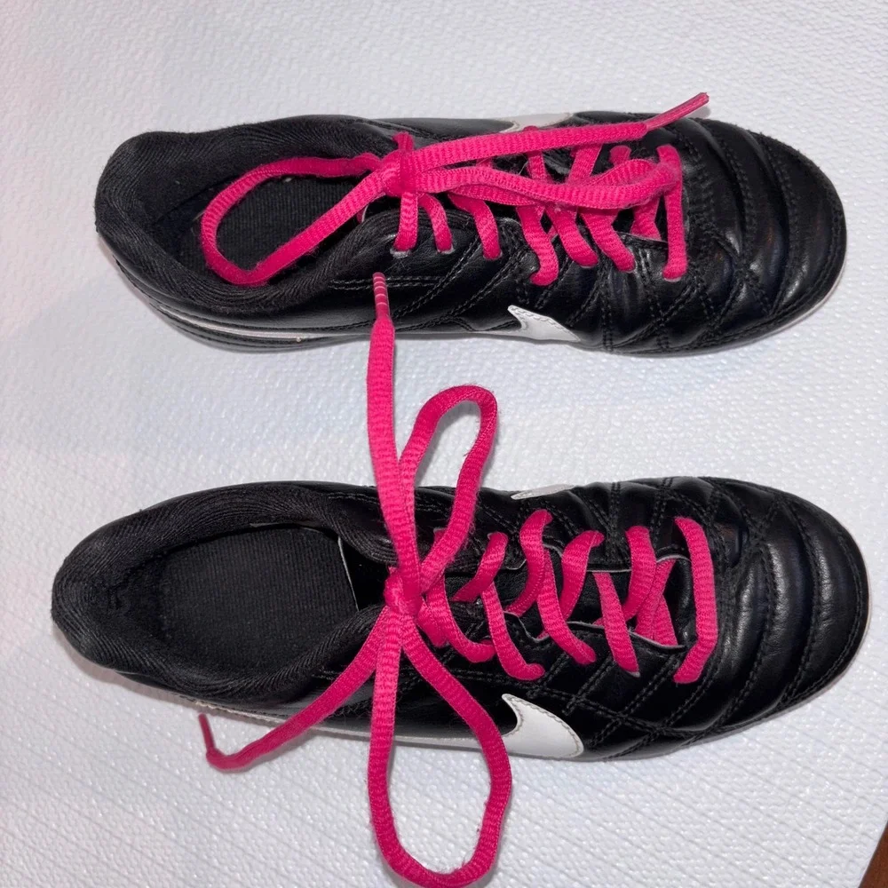 Nike color black sides